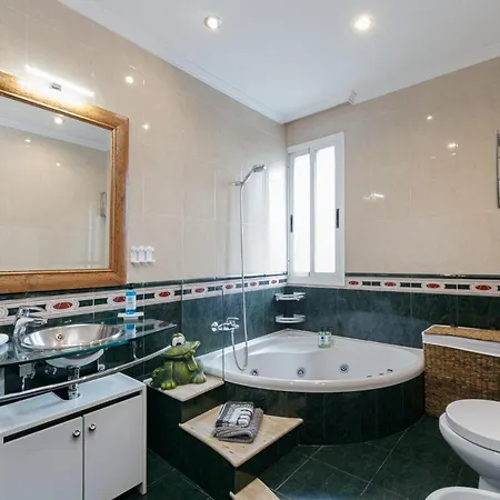 Chic Y Con Parking By דירה