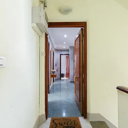 Chic Y Con Parking By *