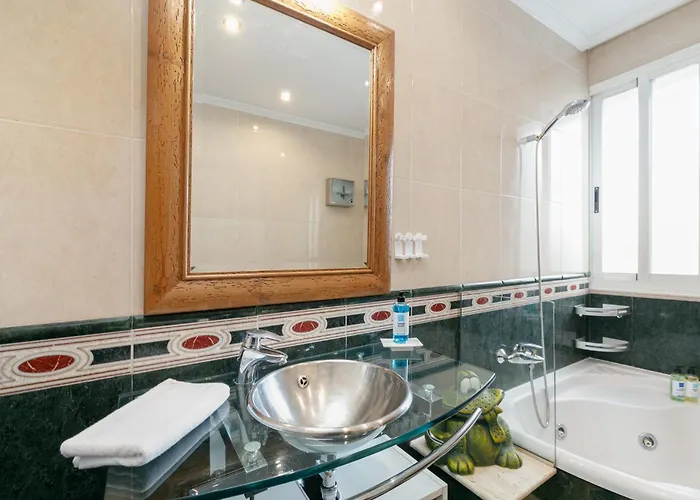 Chic Y Con Parking By